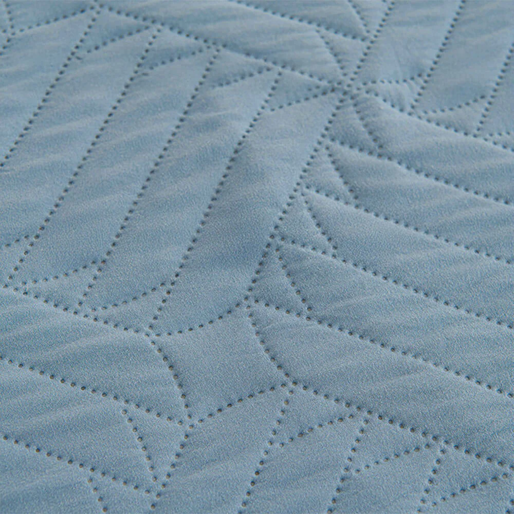 Waterproof Pet Blanket – Washable Sofa &amp; Bed Protector for Dogs &amp; Cats